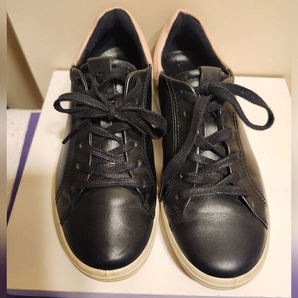 ECCO Danish Design Black Leather Lace Up Sneakers Womens 7/38 EU Ret. $165 - Picture 4 of 9